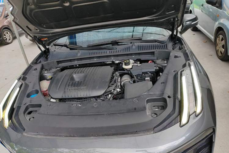 Used Lynk & Co 03 2023 2.0TD DCT H-Power Halo Engine Bay