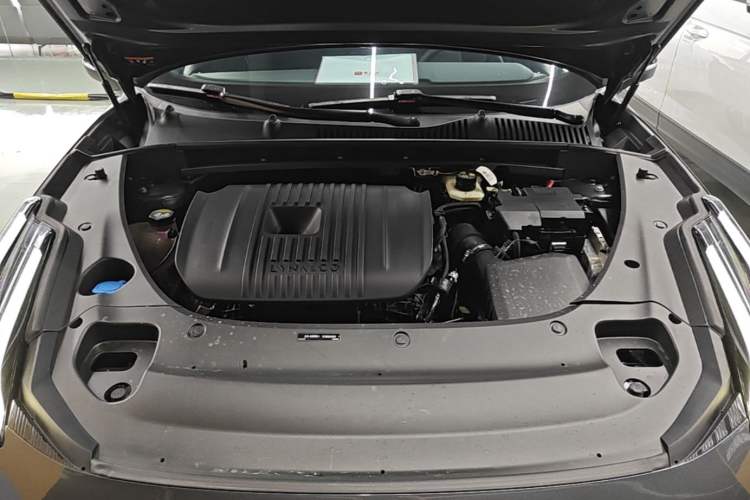 Used Lynk & Co 03 2023 2.0TD DCT JingPro Engine Bay
