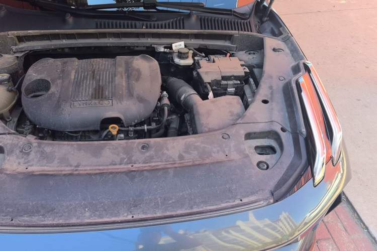 Used Lynk & Co 03 2023 1.5TD DCT JingPro Engine Bay Left