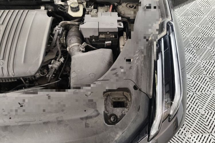 Used Lynk & Co 03 2023 2.0TD DCT JingPro Engine Bay Left