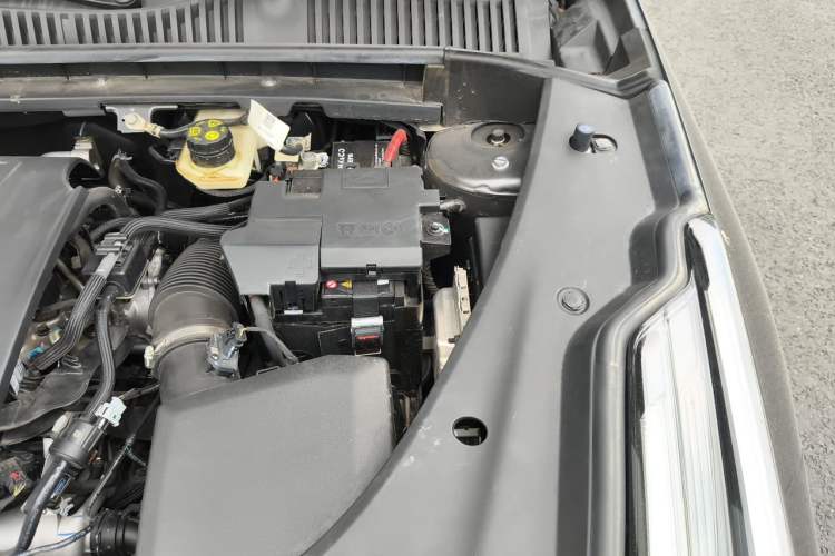 Used Lynk & Co 03 2023 2.0TD DCT JingPro Engine Bay Left