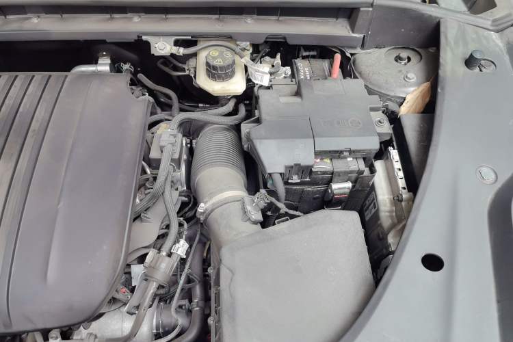 Used Lynk & Co 03 2023 2.0TD DCT JingPro Engine Bay Left