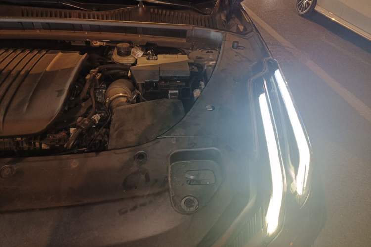 Used Lynk & Co 03 2023 2.0TD DCT JingPro Engine Bay Left