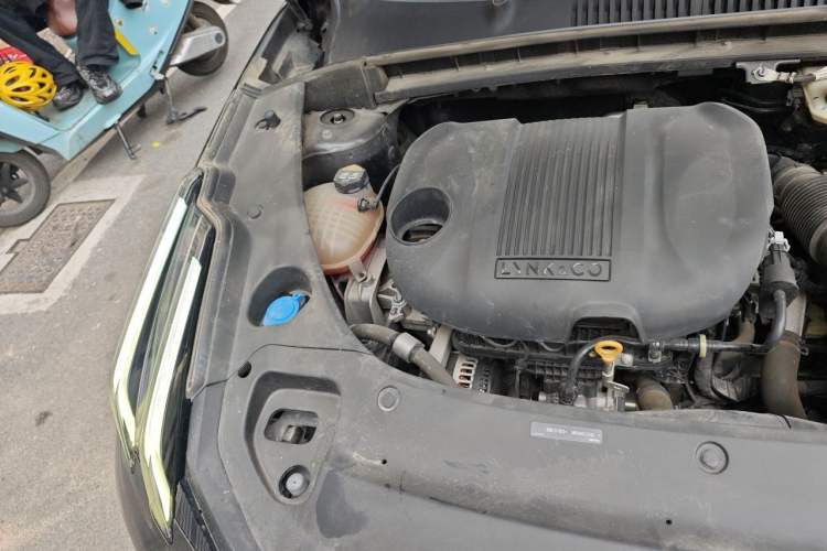 Used Lynk & Co 03 2023 1.5TD DCT JingPro Engine Bay Right