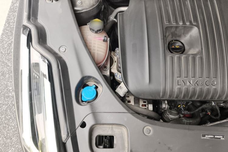Used Lynk & Co 03 2023 2.0TD DCT JingPro Engine Bay Right