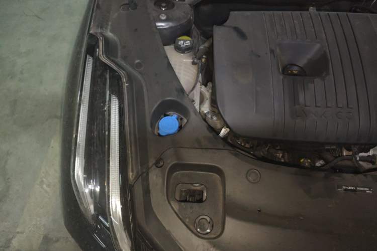 Used Lynk & Co 03 2023 2.0TD DCT JingPro Engine Bay Right