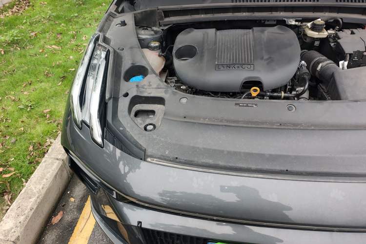 Used Lynk & Co 03 2023 1.5TD DCT JingPro Engine Bay Right