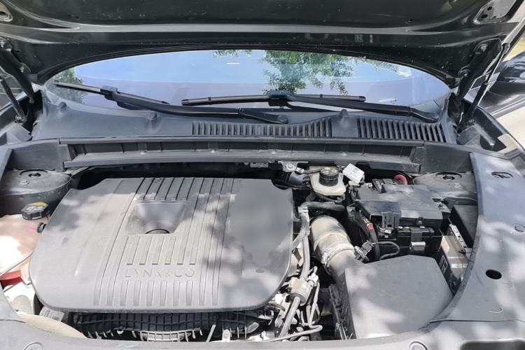 Used Lynk & Co 03 2023 2.0TD DCT H-Power Halo Engine Bay
