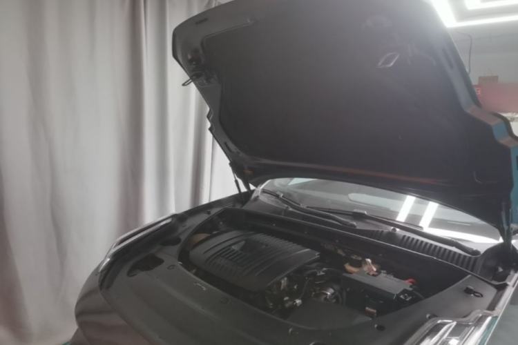Used Lynk & Co 03 2023 2.0TD DCT JingPro Engine Bay