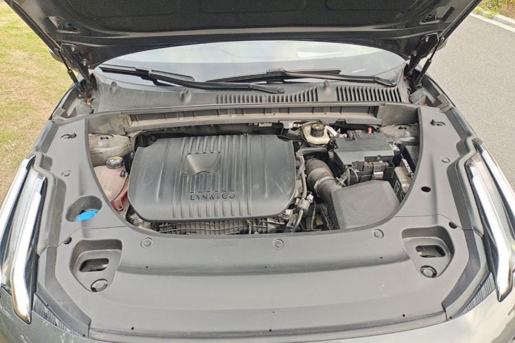 Used Lynk & Co 03 2023 2.0TD DCT H-Power Halo Engine Bay