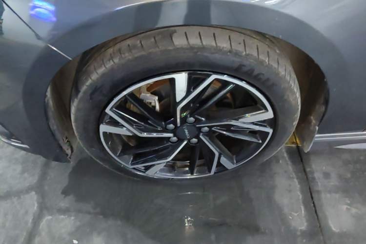 Used Lynk & Co 03 2023 2.0TD DCT JingPro Exterior 4