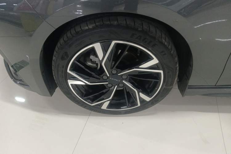 Used Lynk & Co 03 2023 1.5TD DCT JingPro Exterior 4