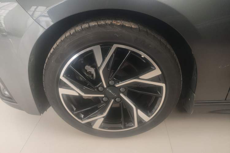 Used Lynk & Co 03 2023 1.5TD DCT JingPro Exterior 4