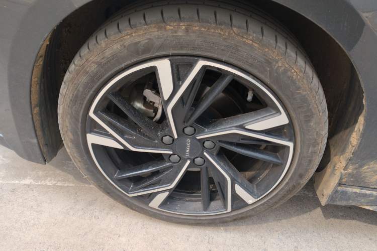Used Lynk & Co 03 2023 1.5TD DCT JingPro Exterior 4