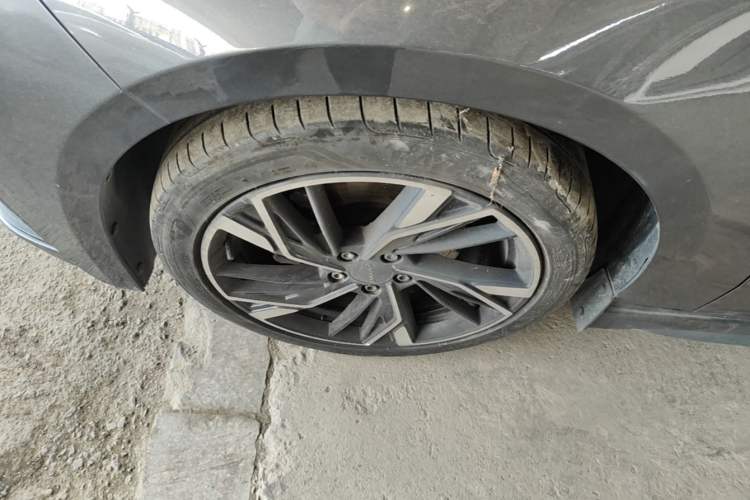 Used Lynk & Co 03 2023 1.5TD DCT JingPro Exterior 4
