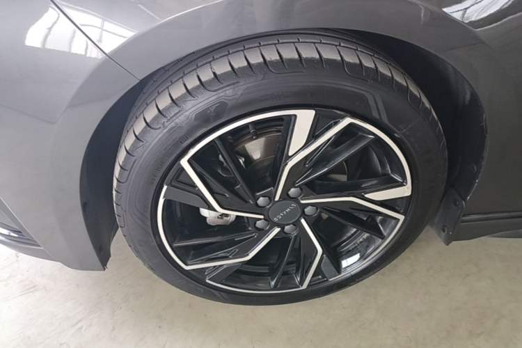 Used Lynk & Co 03 2023 1.5TD DCT JingPro Exterior 4