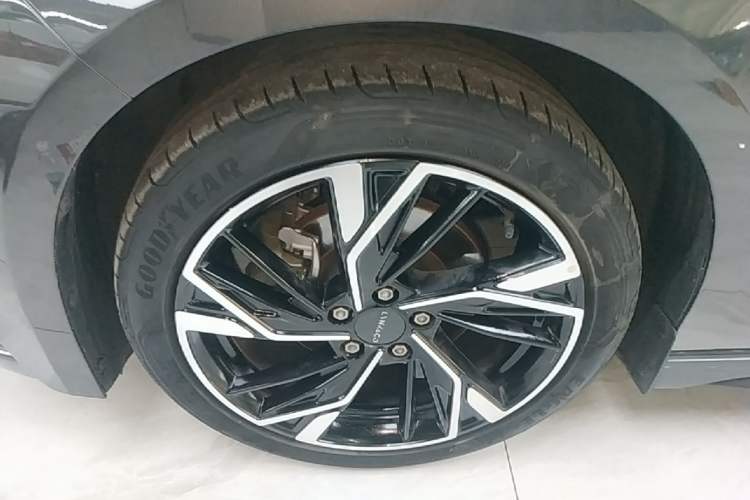 Used Lynk & Co 03 2023 1.5TD DCT JingPro Exterior 4