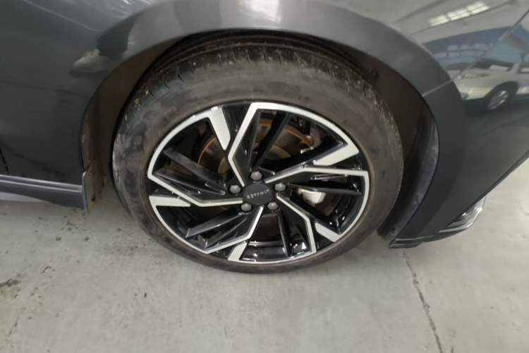 Used Lynk & Co 03 2023 2.0TD DCT JingPro Exterior 5