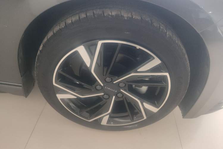 Used Lynk & Co 03 2023 1.5TD DCT JingPro Exterior 5