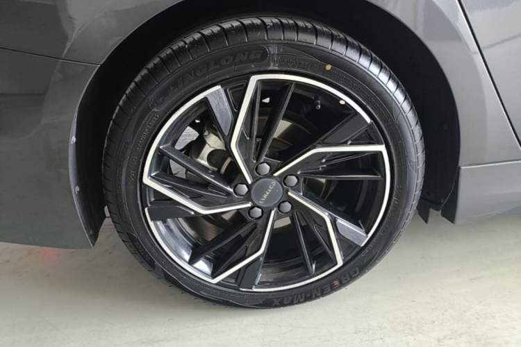 Used Lynk & Co 03 2023 1.5TD DCT JingPro Exterior 5