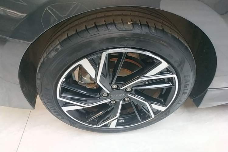 Used Lynk & Co 03 2023 1.5TD DCT JingPro Exterior 5