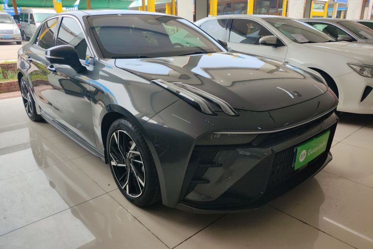 Used Lynk & Co 03 2023 1.5TD DCT JingPro Front Right 45 Deg