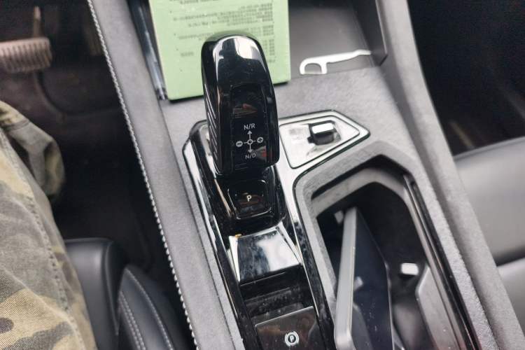 Used Lynk & Co 03 2023 1.5TD DCT JingPlus Gear Lever