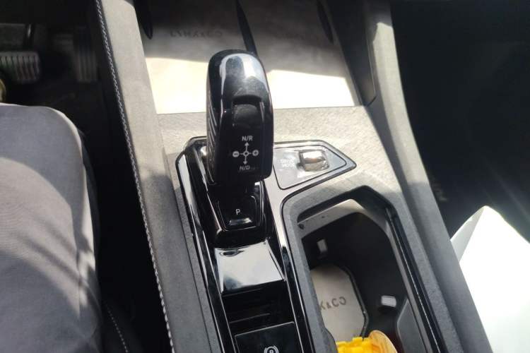Used Lynk & Co 03 2023 1.5TD DCT JingPro Gear Lever