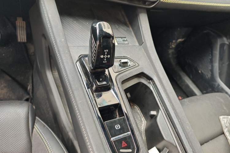 Used Lynk & Co 03 2023 1.5TD DCT JingPro Gear Lever