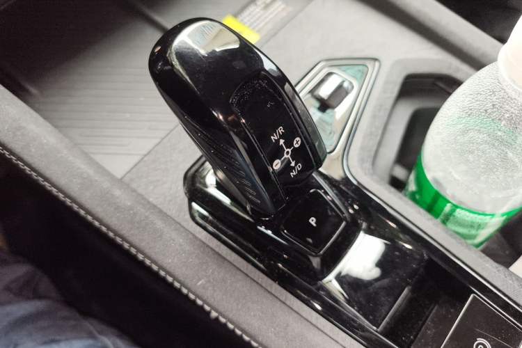 Used Lynk & Co 03 2023 2.0TD DCT JingPro Gear Lever