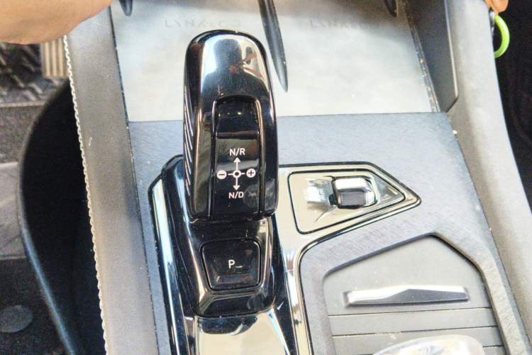 Used Lynk & Co 03 2023 1.5TD DCT JingPro Gear Lever