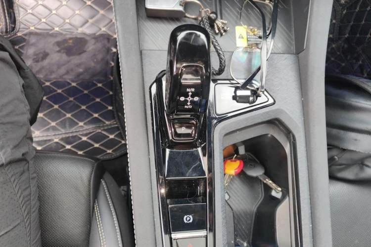 Used Lynk & Co 03 2023 1.5TD DCT JingPro Gear Lever
