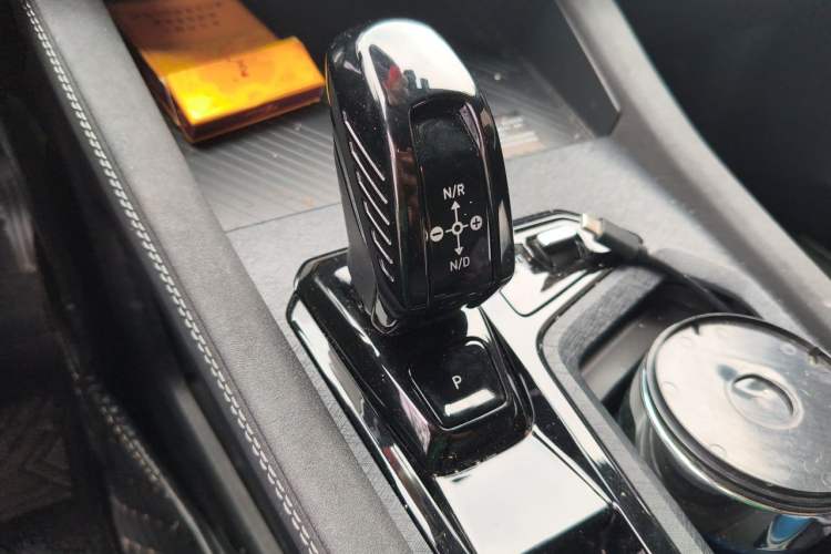 Used Lynk & Co 03 2023 2.0TD DCT JingPro Gear Lever