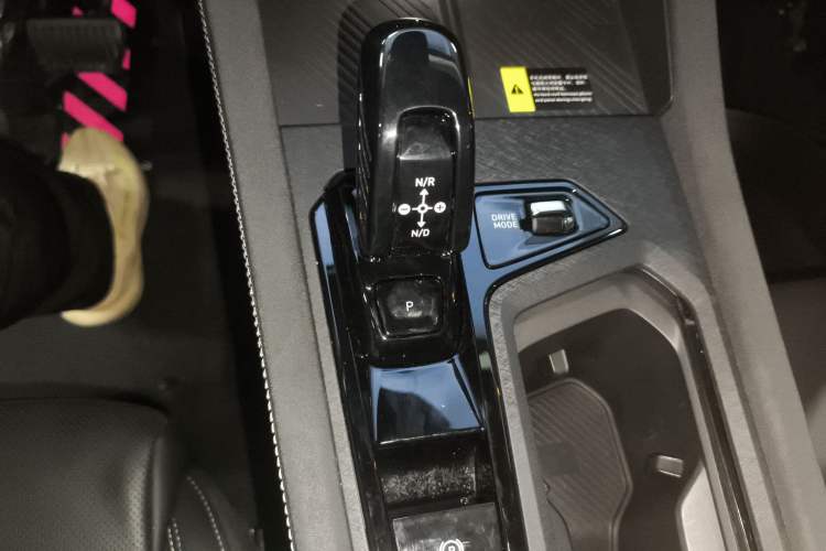 Used Lynk & Co 03 2023 1.5T EM-F PM Gear Lever