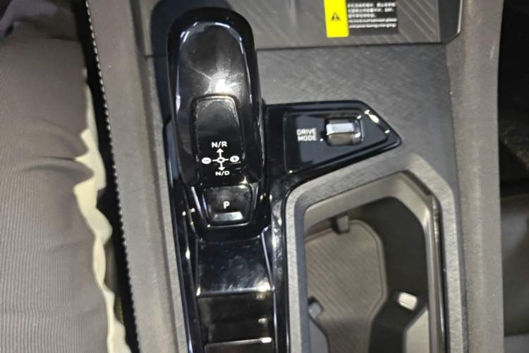 Used Lynk & Co 03 2023 2.0TD DCT JingPro Gear Lever