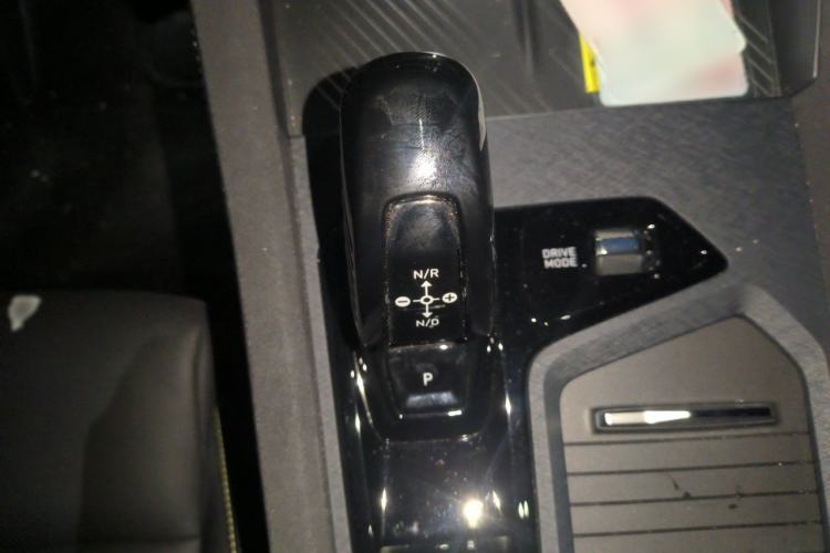 Used Lynk & Co 03 2023 2.0TD DCT JingPro Gear Lever