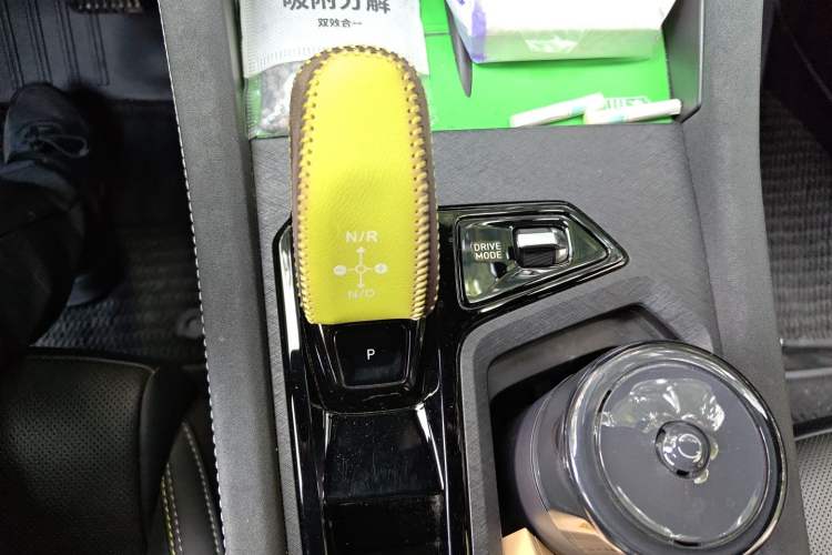 Used Lynk & Co 03 2023 2.0TD DCT JingPro Gear Lever