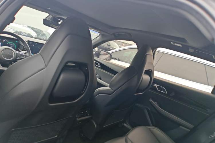 Used Lynk & Co 03 2023 1.5TD DCT JingPlus Headliner