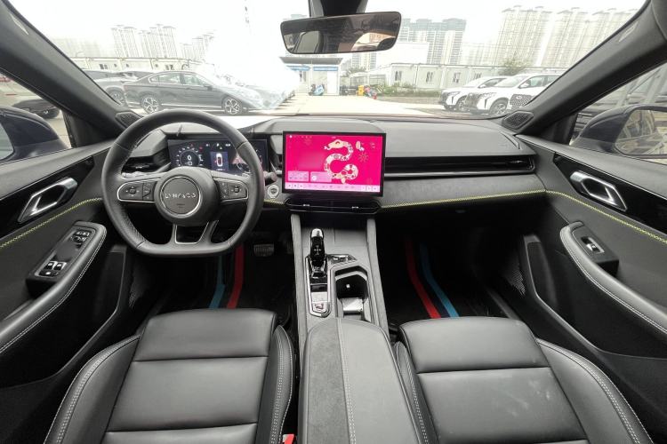 Used Lynk & Co 03 2023 1.5TD DCT JingPlus Interior 1