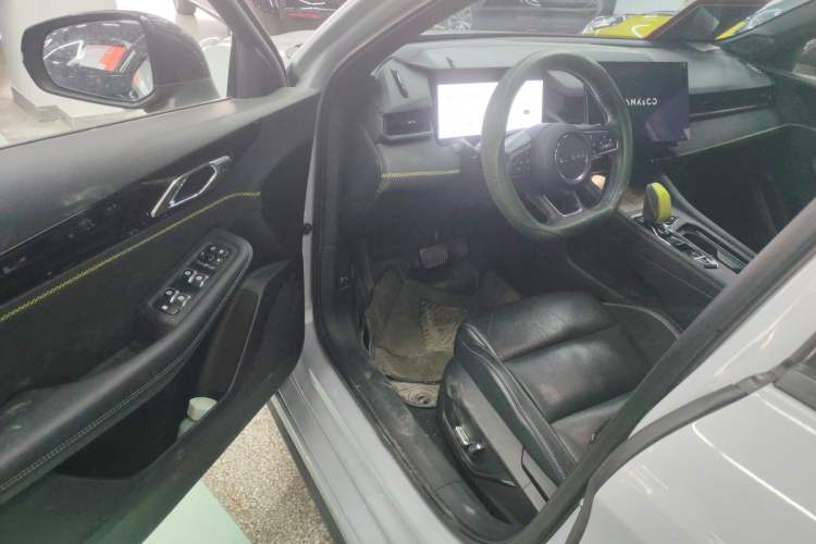 Used Lynk & Co 03 2023 1.5T EM-F PM Interior 2