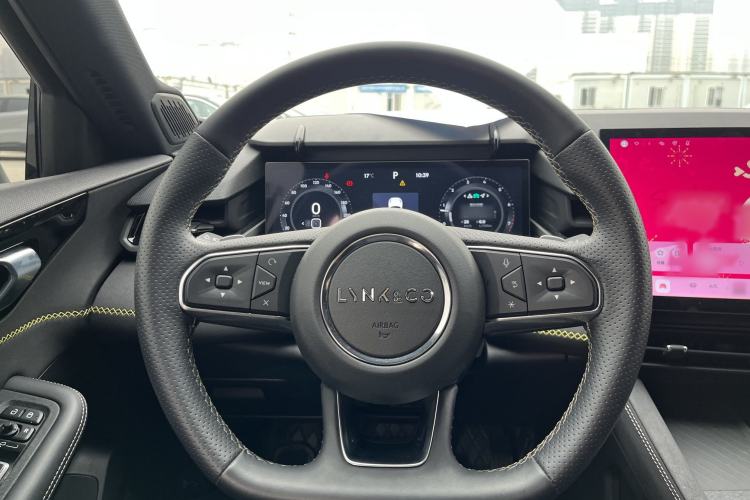 Used Lynk & Co 03 2023 1.5TD DCT JingPlus Interior 3