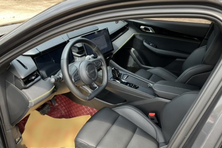 Used Lynk & Co 03 2023 1.5TD DCT JingPlus Interior 3
