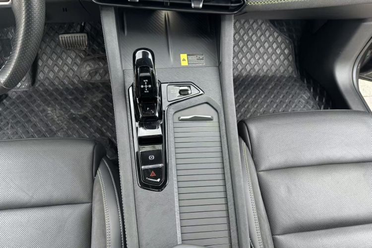 Used Lynk & Co 03 2023 2.0TD DCT JingPro Interior 4