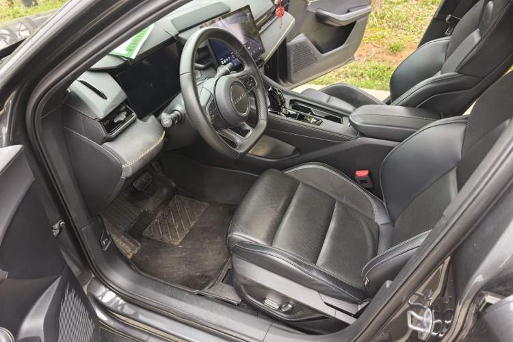 Used Lynk & Co 03 2023 1.5TD DCT JingPro Interior 4
