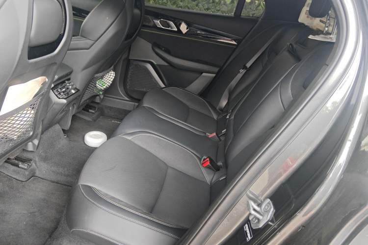 Used Lynk & Co 03 2023 1.5TD DCT JingPro Interior 4