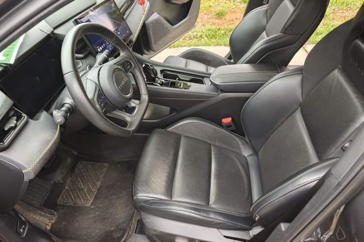 Used Lynk & Co 03 2023 1.5TD DCT JingPro Interior 7