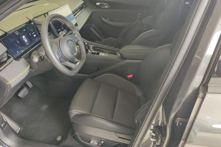 Used Lynk & Co 03 2023 1.5TD DCT JingPro Left Front Seat