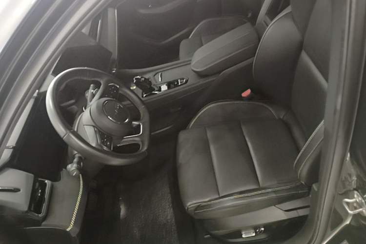 Used Lynk & Co 03 2023 1.5TD DCT JingPro Left Front Seat