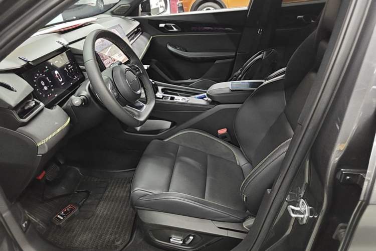 Used Lynk & Co 03 2023 2.0TD DCT JingPro Left Front Seat