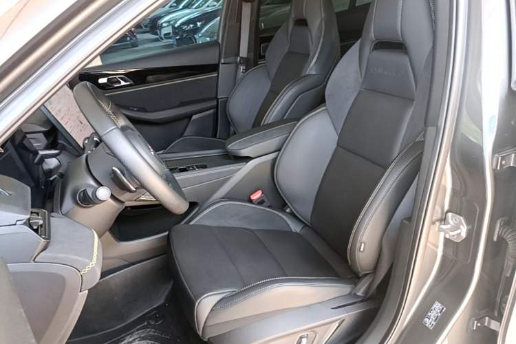 Used Lynk & Co 03 2023 2.0TD DCT JingPro Left Front Seat